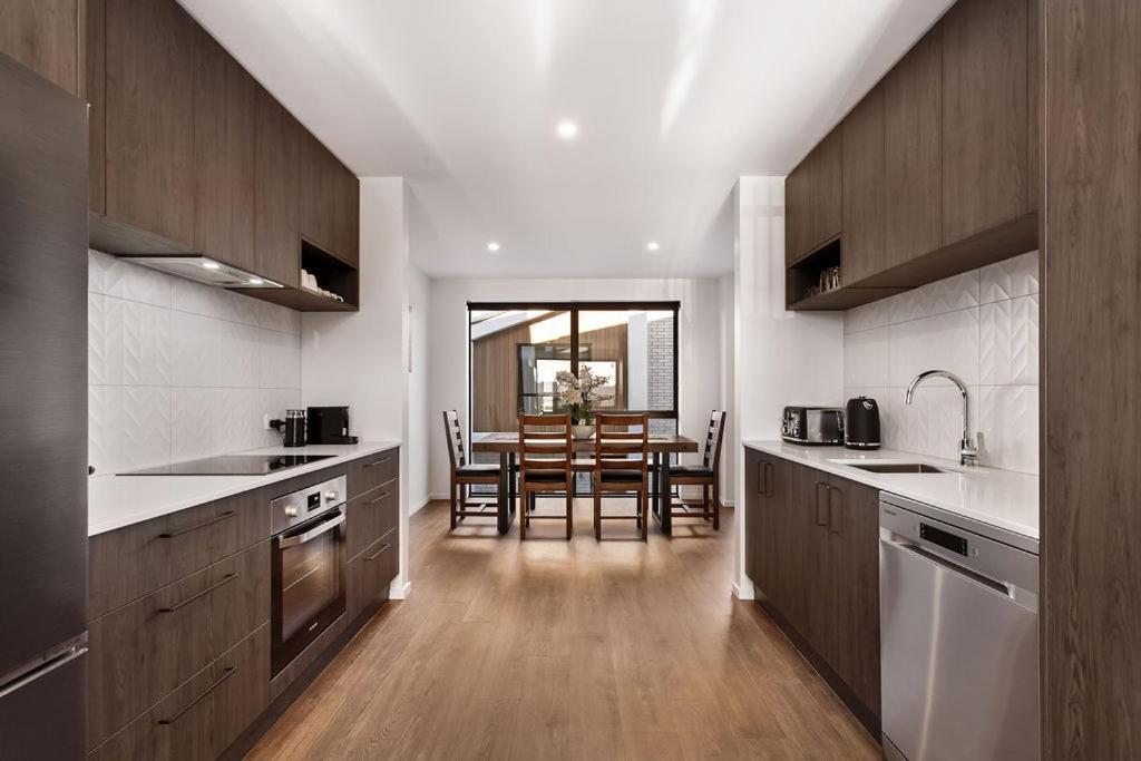 Stylish Brand New Sunny 3Bdrm 3Bth Garage Sleeps 6 Apartman Christchurch Kültér fotó