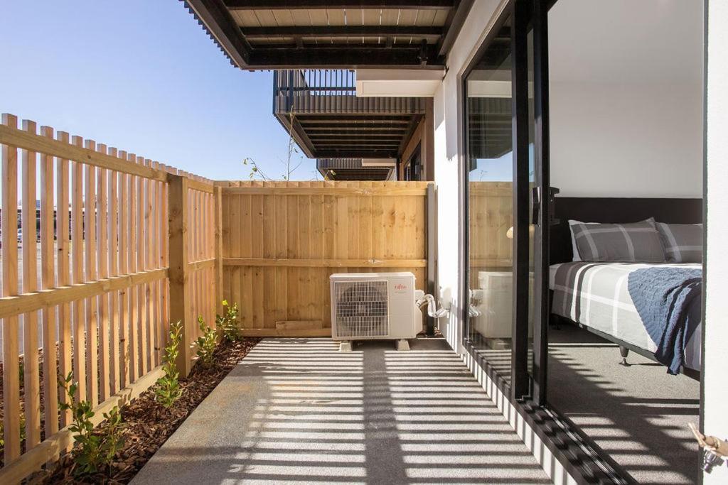 Stylish Brand New Sunny 3Bdrm 3Bth Garage Sleeps 6 Apartman Christchurch Kültér fotó